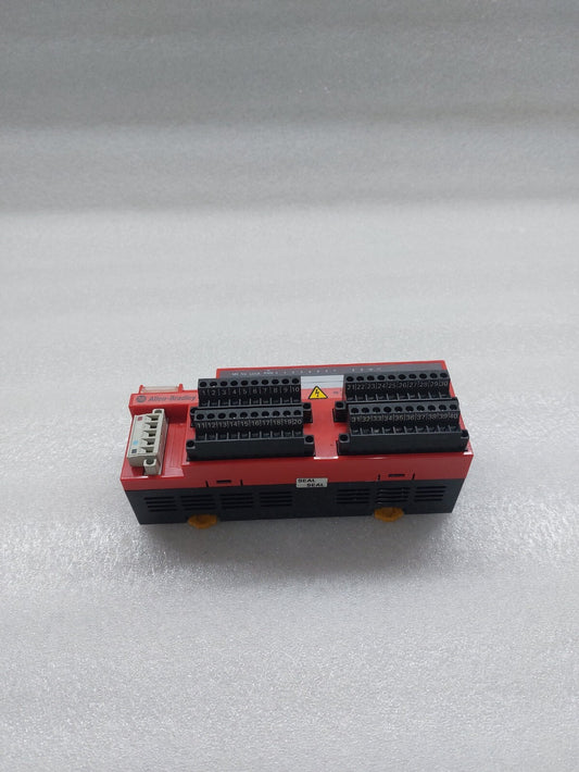 ALLEN BRADLEY 1791DS-IB12 GUARD I/O DEVICE NET SAFETY MODULE
