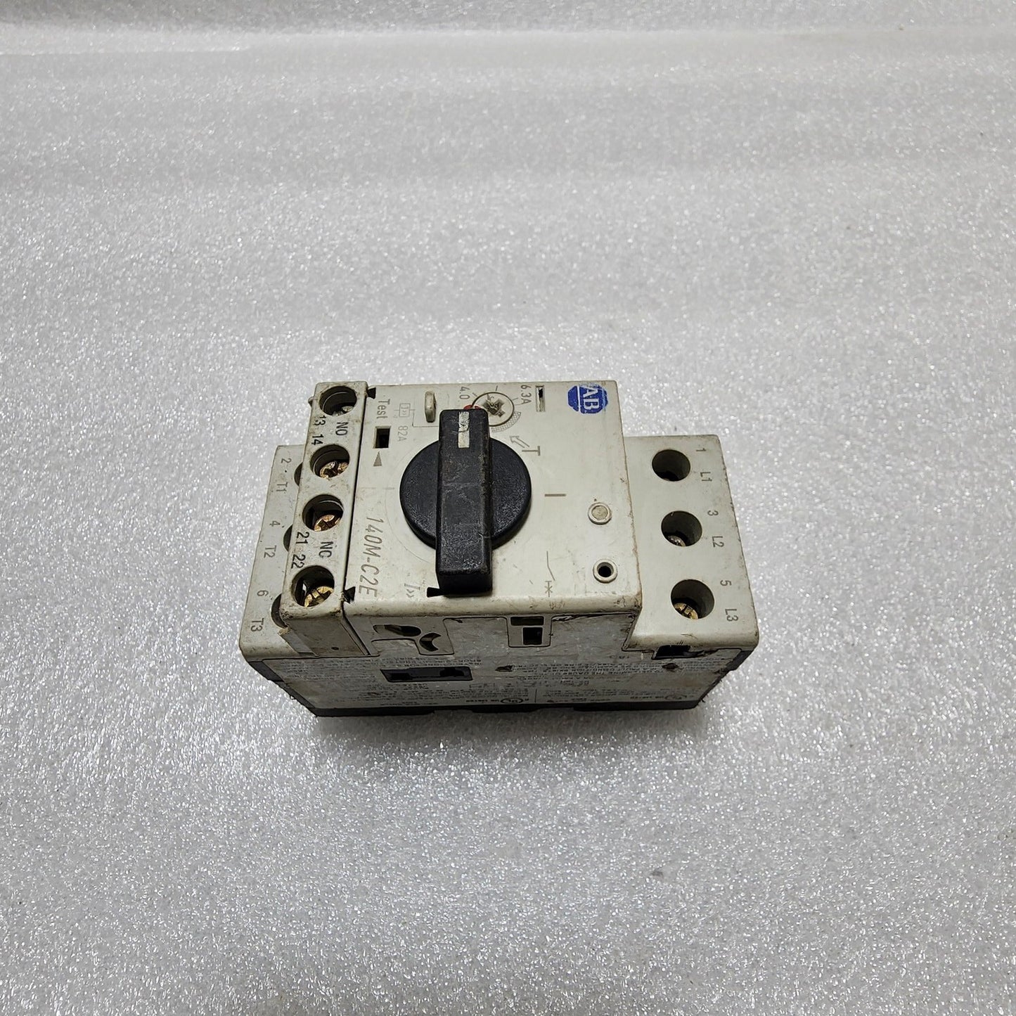 ALLEN BRADLEY CAT 140M-C2E-B63 SER A MOTOR CIRCUIT BREAKER