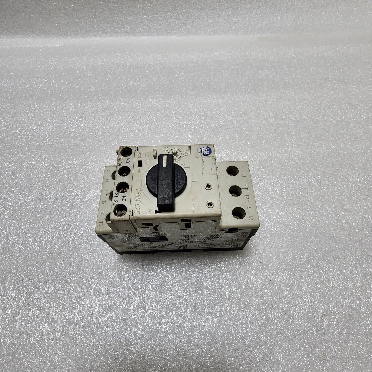 ALLEN BRADLEY CAT 140M-C2E-B40 SER B CIRCUIT BREAKER
