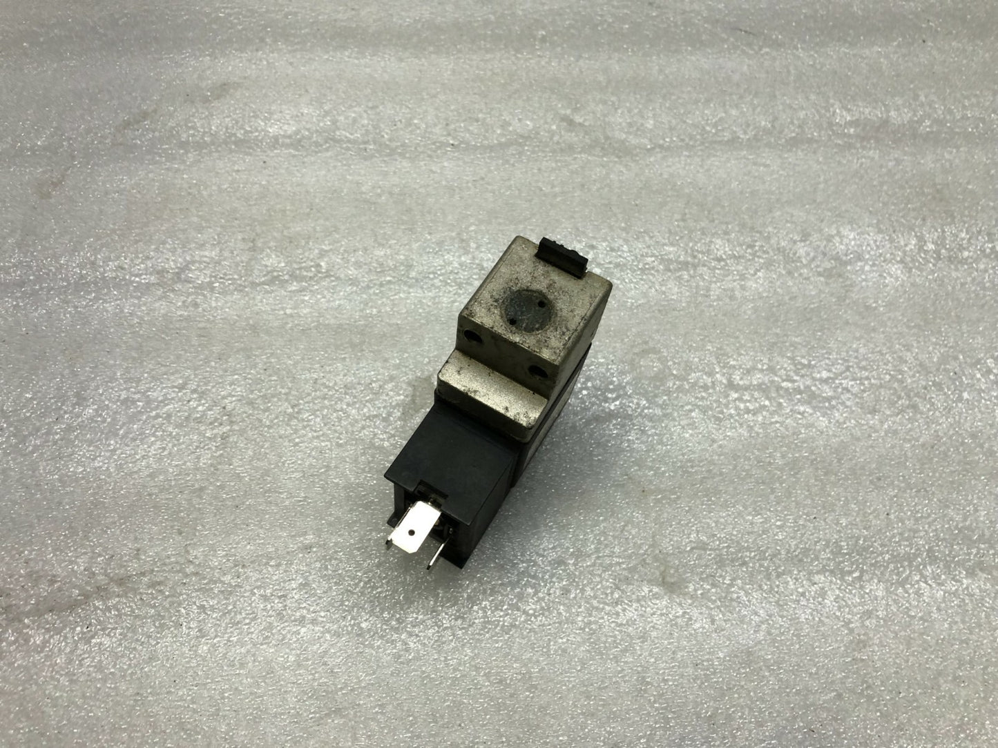 SMC V0307E-BD0-Q SOLENOID VALVE 59634801 COIL VOLTAGE 24V AC