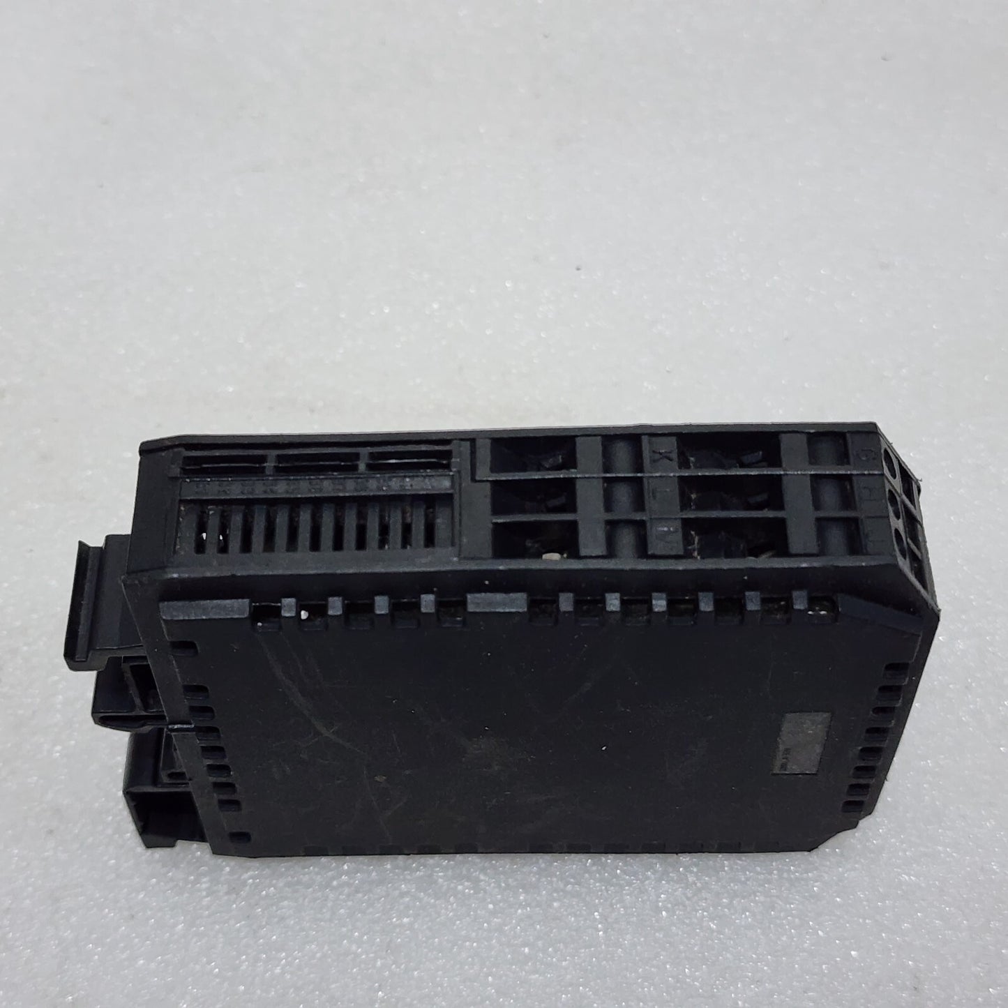 ABB CC-E V/V ANALOG V/V SIGNAL CONVERTER 1SVR011720R2300 110-240VAC