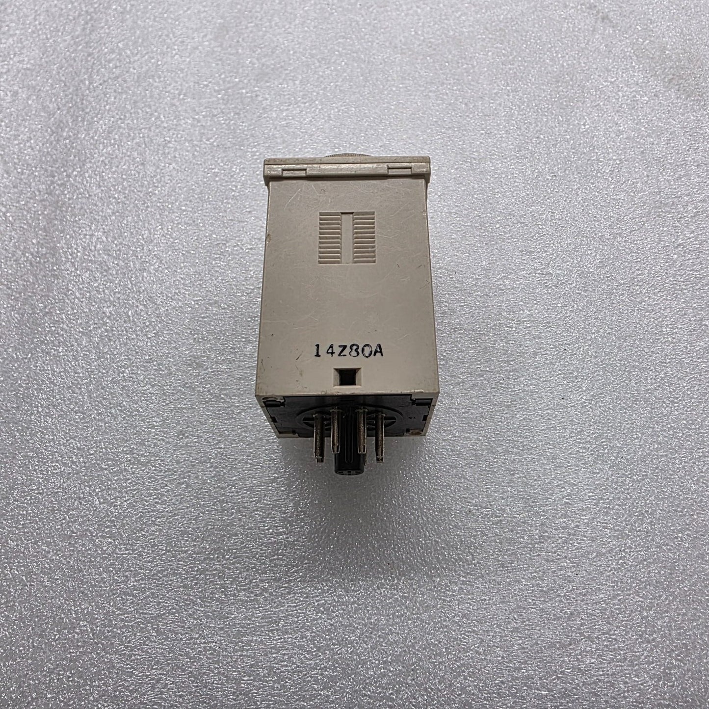 OMRON H3BF-8 MULTIFUNCTION TIMER 100-120V