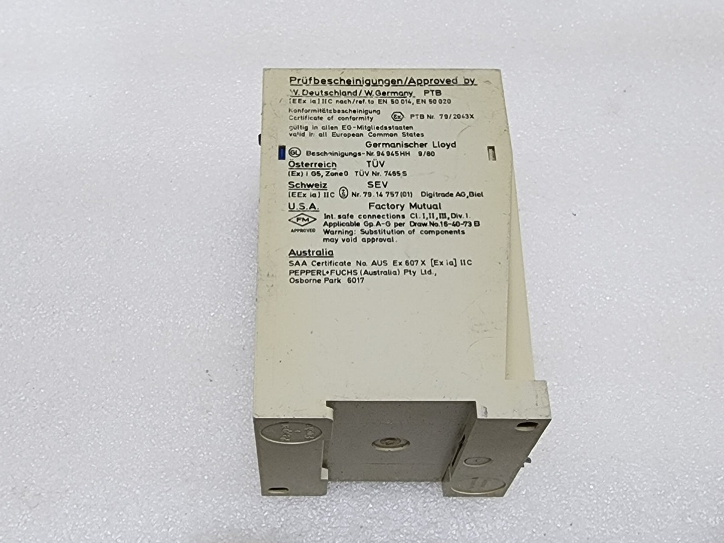 PEPPERL + FUCHS WE77 EX2 SWITCH AMPLIFIER 01669S 110VAC
