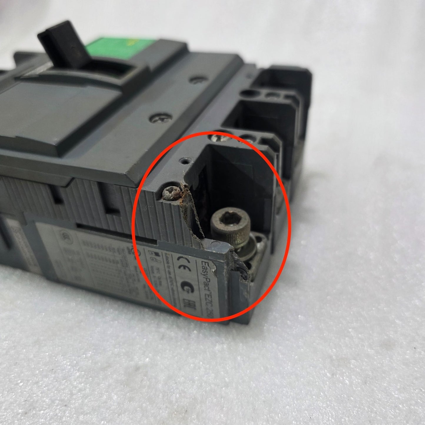 S ELECTRIC EZC250N 200A 3 POLE MCCB CIRCUIT BREAKER 50KA 400V DAMAGED