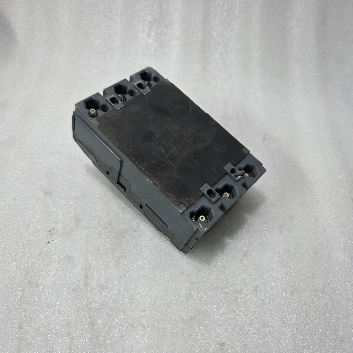 S ELECTRIC EZC250N 200A 3 POLE MCCB CIRCUIT BREAKER 50KA 400V DAMAGED