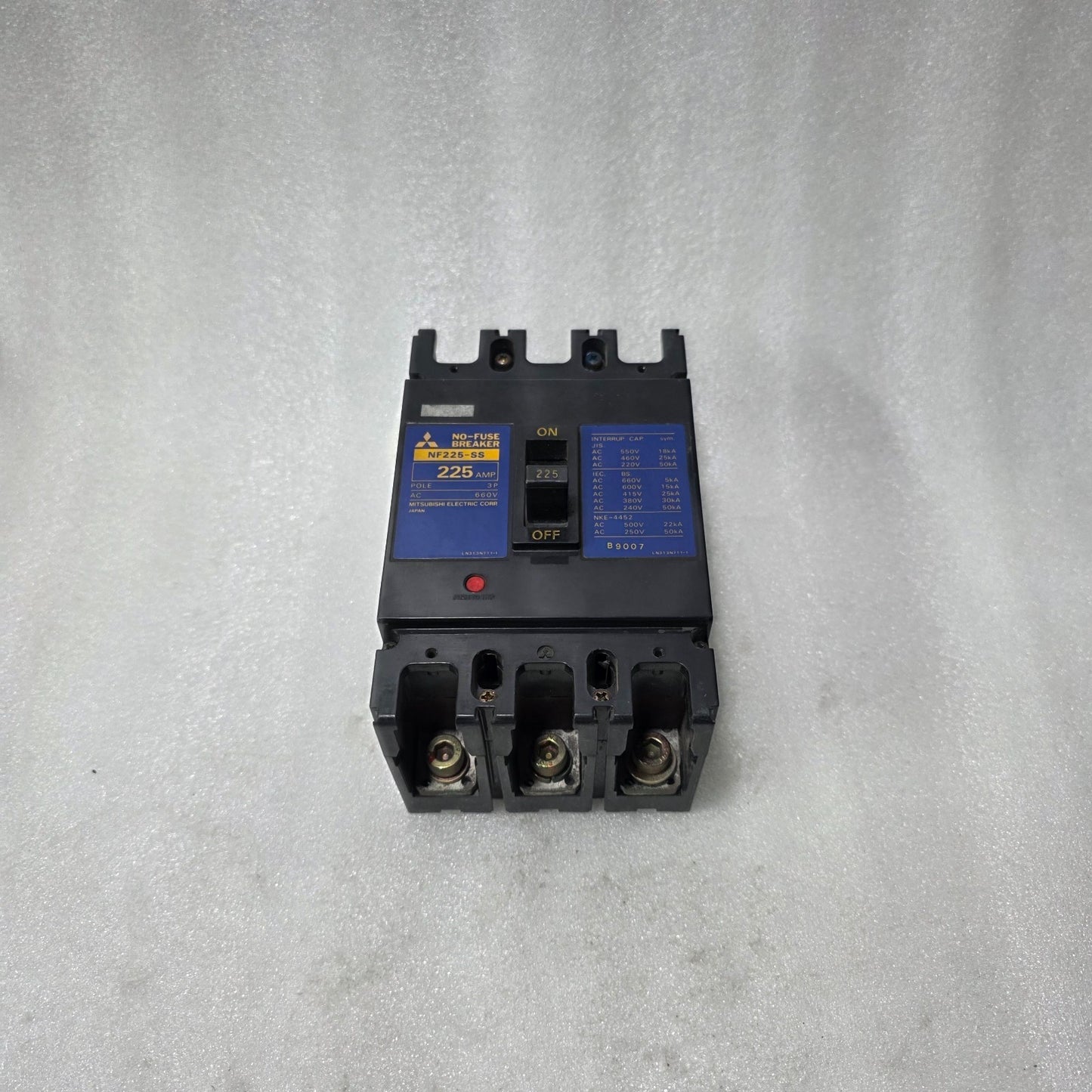 MITSUBISHI NF225-SS NO FUSE BREAKER 225A 3 POLE MCCB 660V AC