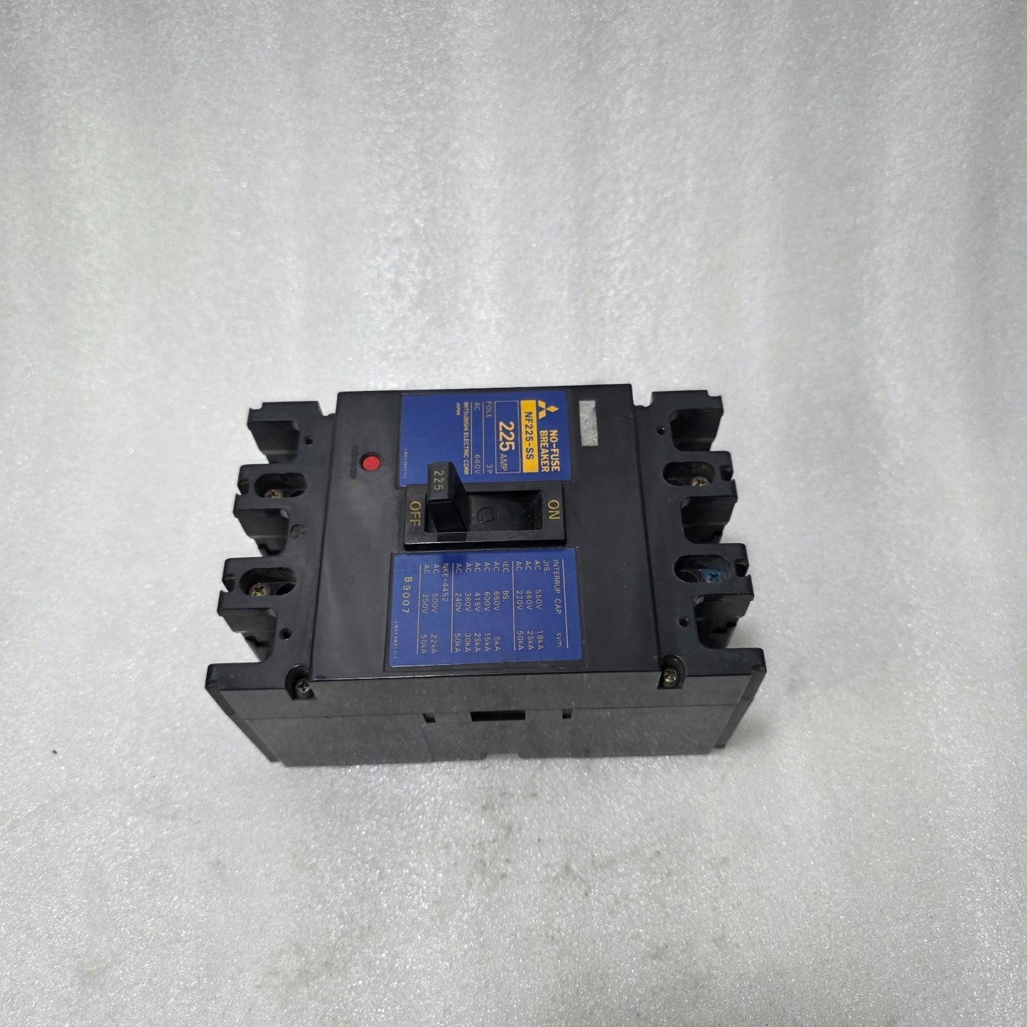 MITSUBISHI NF225-SS NO FUSE BREAKER 225A 3 POLE MCCB 660V AC