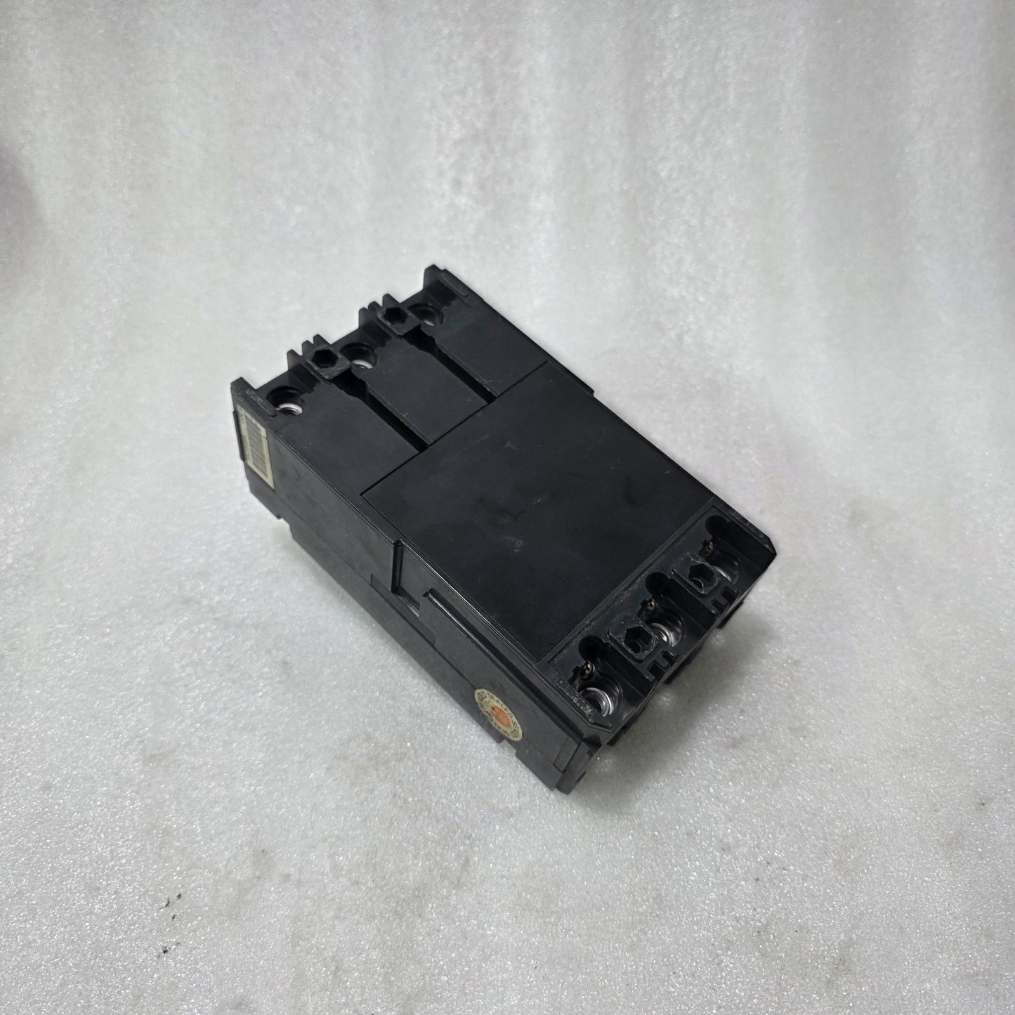 FUJI ELECTRIC SA103BA 100A 3 POLE MCCB CIRCUIT BREAKER 50KA AC690V BB3ESC-100