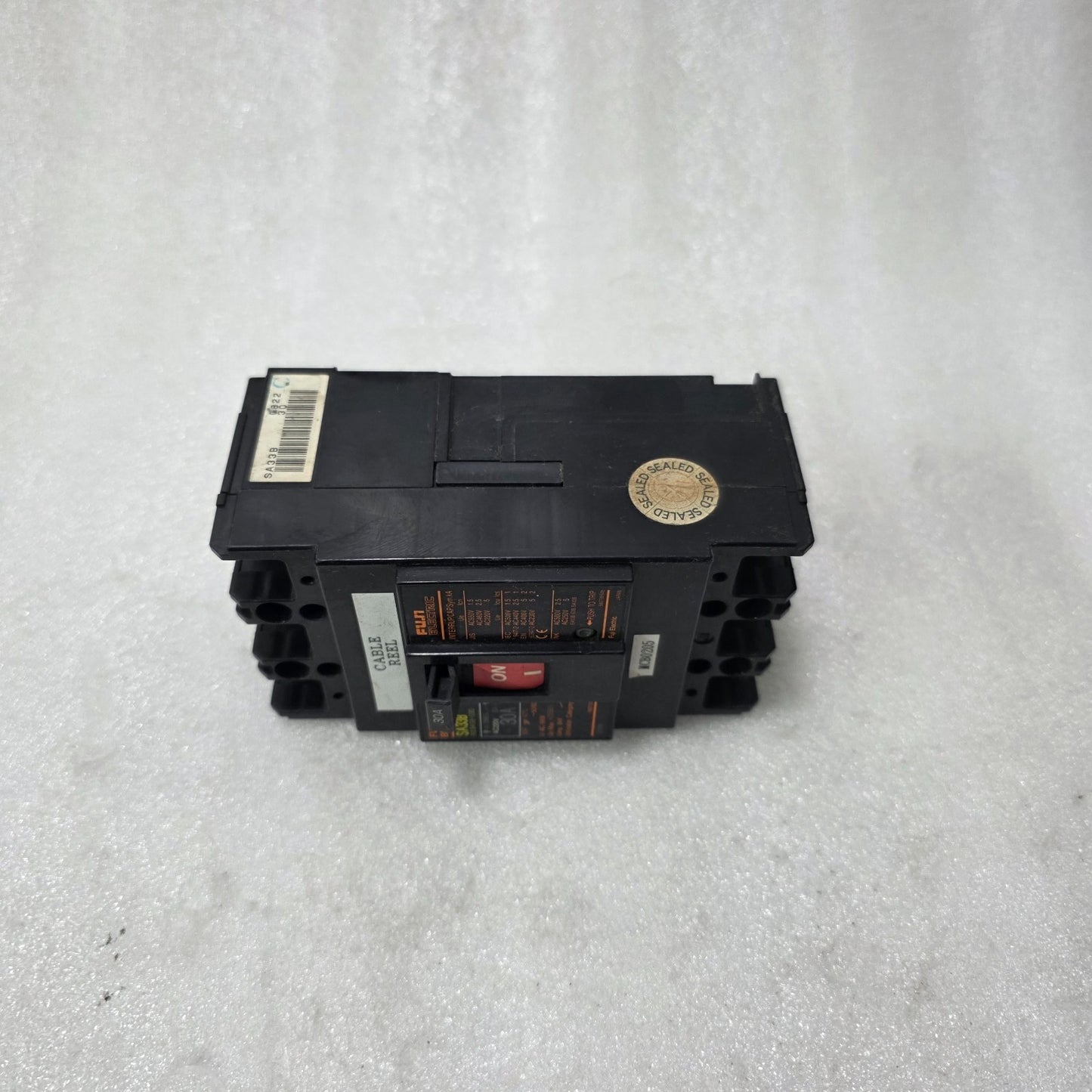 FUJI ELECTRIC SA33B 30A 3 POLE MCCB CIRCUIT BREAKER | 690V AC | 5KA BREAKING CAP