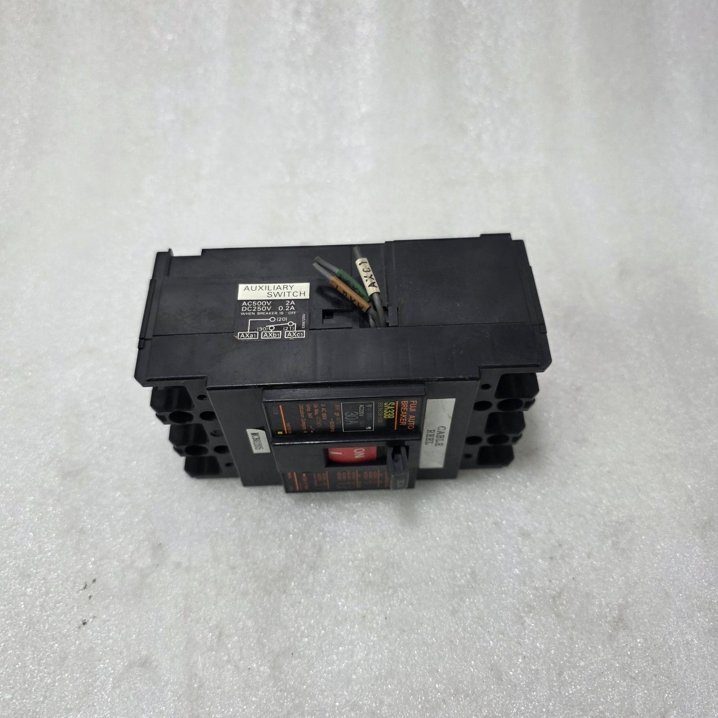 FUJI ELECTRIC SA33B 30A 3 POLE MCCB CIRCUIT BREAKER | 690V AC | 5KA BREAKING CAP