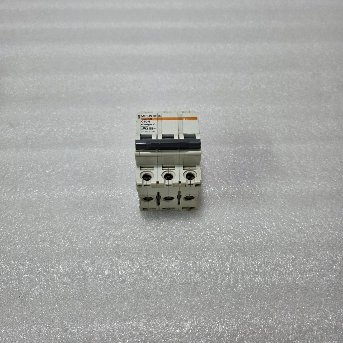 MERLIN GERIN MULTI9 C60N 40A TYPE C 3 POLE MCB 480VAC CIRCUIT BREAKER CAT NO 244