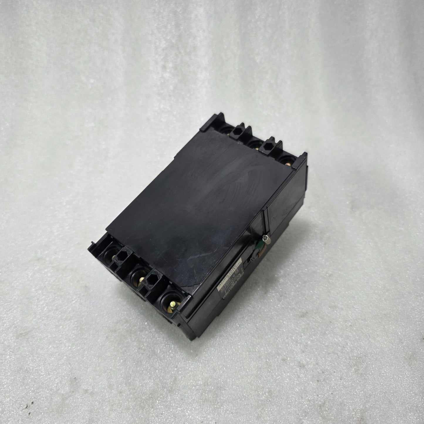 FUJI ELECTRIC SA33B 30A 3 POLE MCCB CIRCUIT BREAKER | 690V AC | 5KA BREAKING CAP