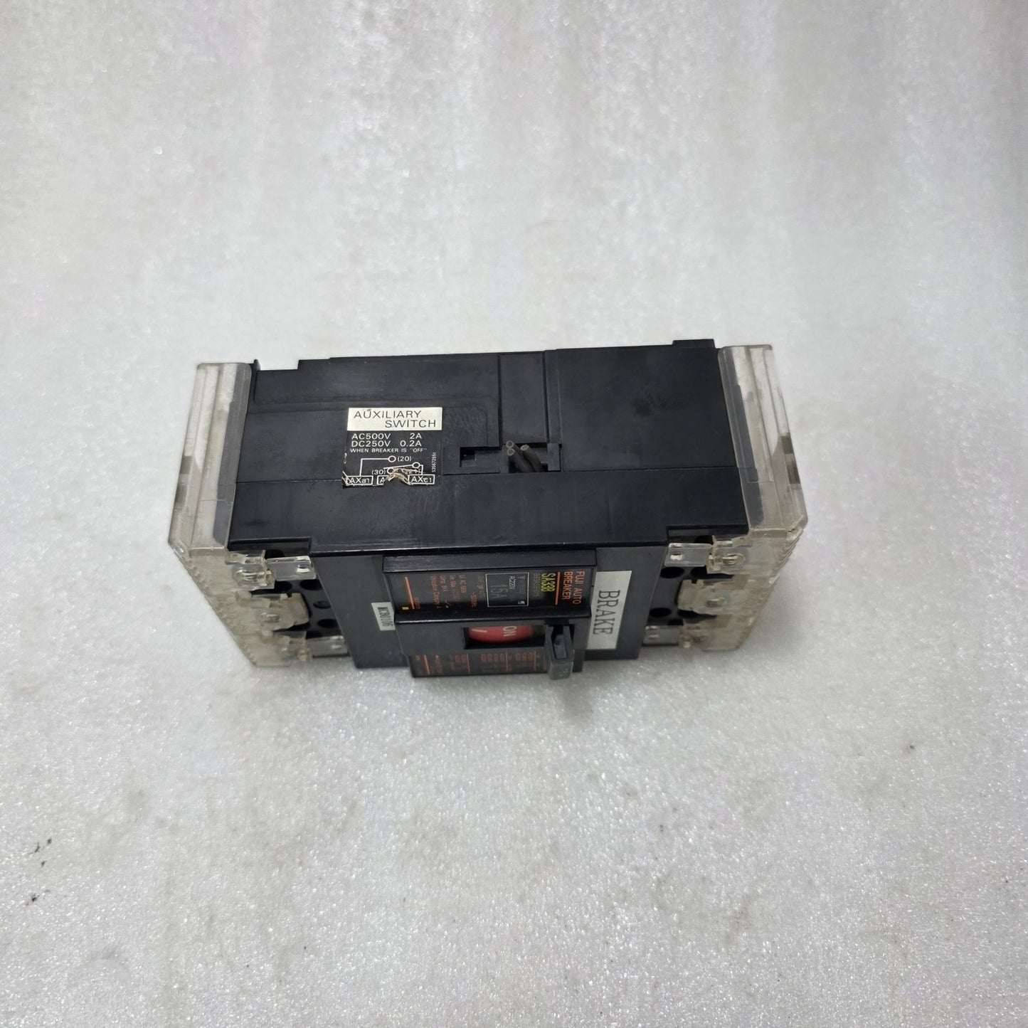 FUJI ELECTRIC SA33B 15A 3 POLE MCCB CIRCUIT BREAKER BB3ASB-016 AC690V 5KA