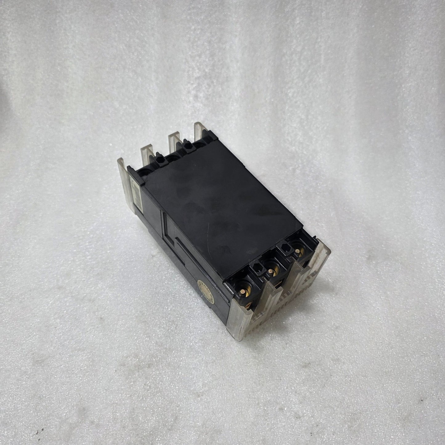 FUJI ELECTRIC SA33B 15A 3 POLE MCCB CIRCUIT BREAKER BB3ASB-016 AC690V 5KA