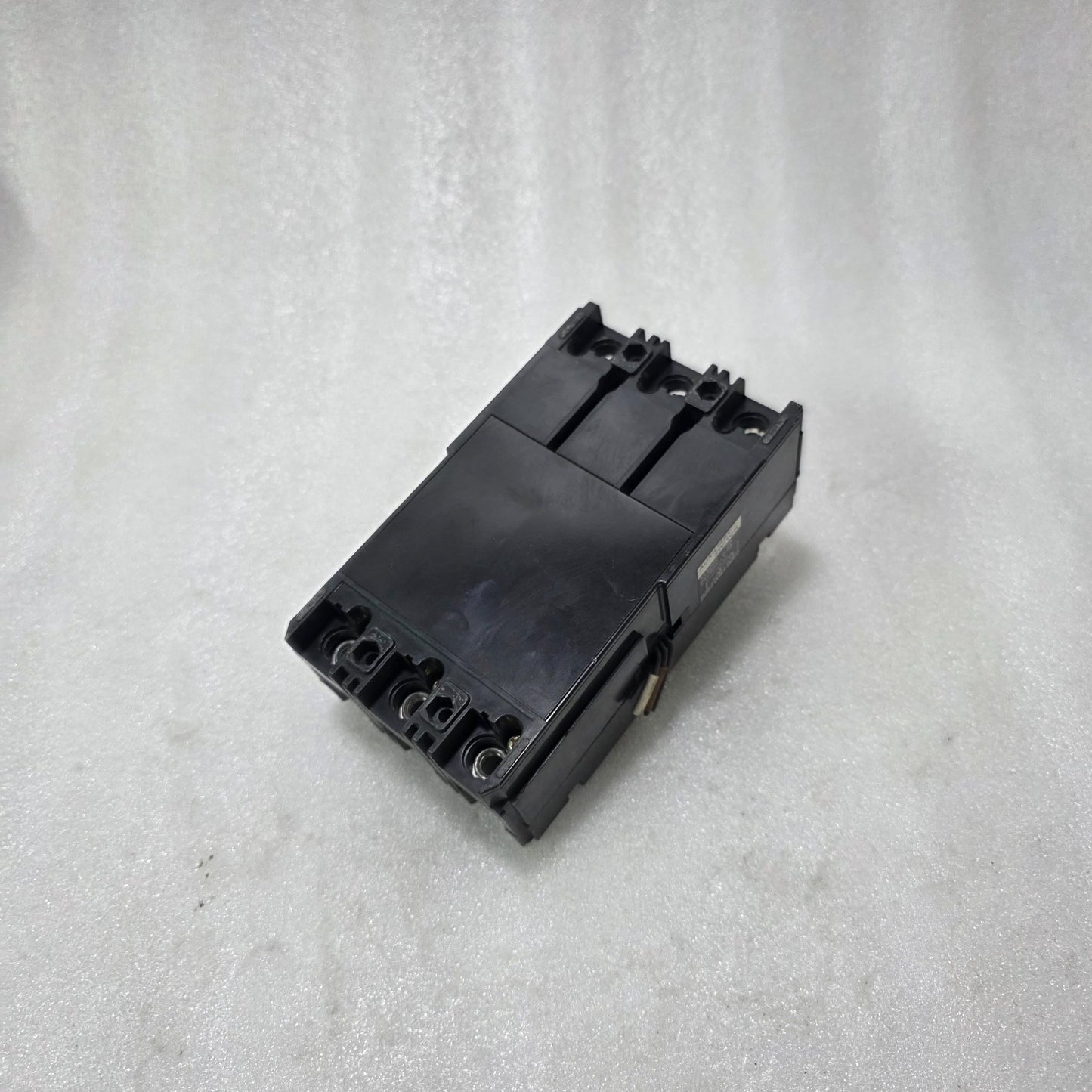 FUJI ELECTRIC SA103BA 60A 3 POLE MCCB CIRCUIT BREAKER | 690V AC / 250V DC | 50KA