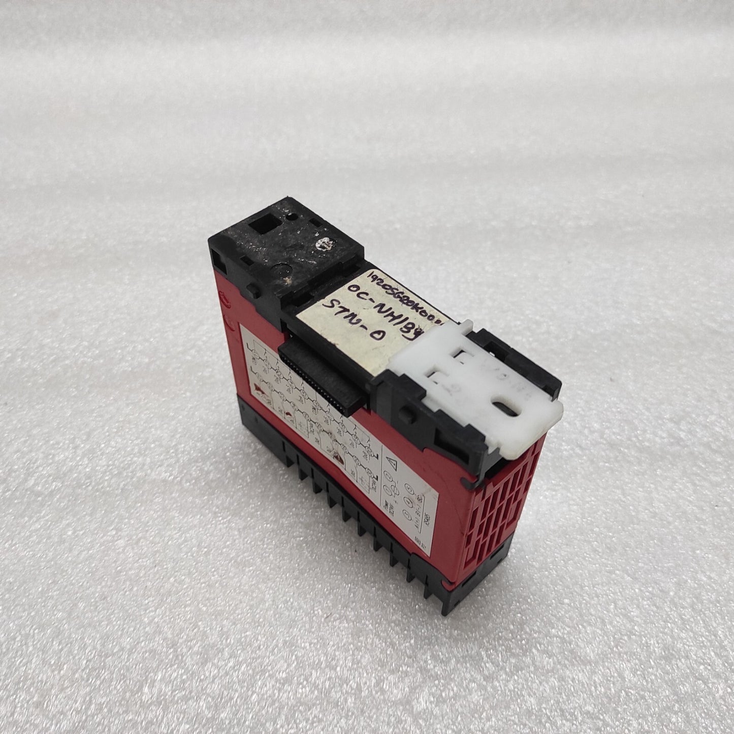FUJI ELECTRIC PUMERYY1-0B072 TEMPERATURE CONTROLLER 24VDC