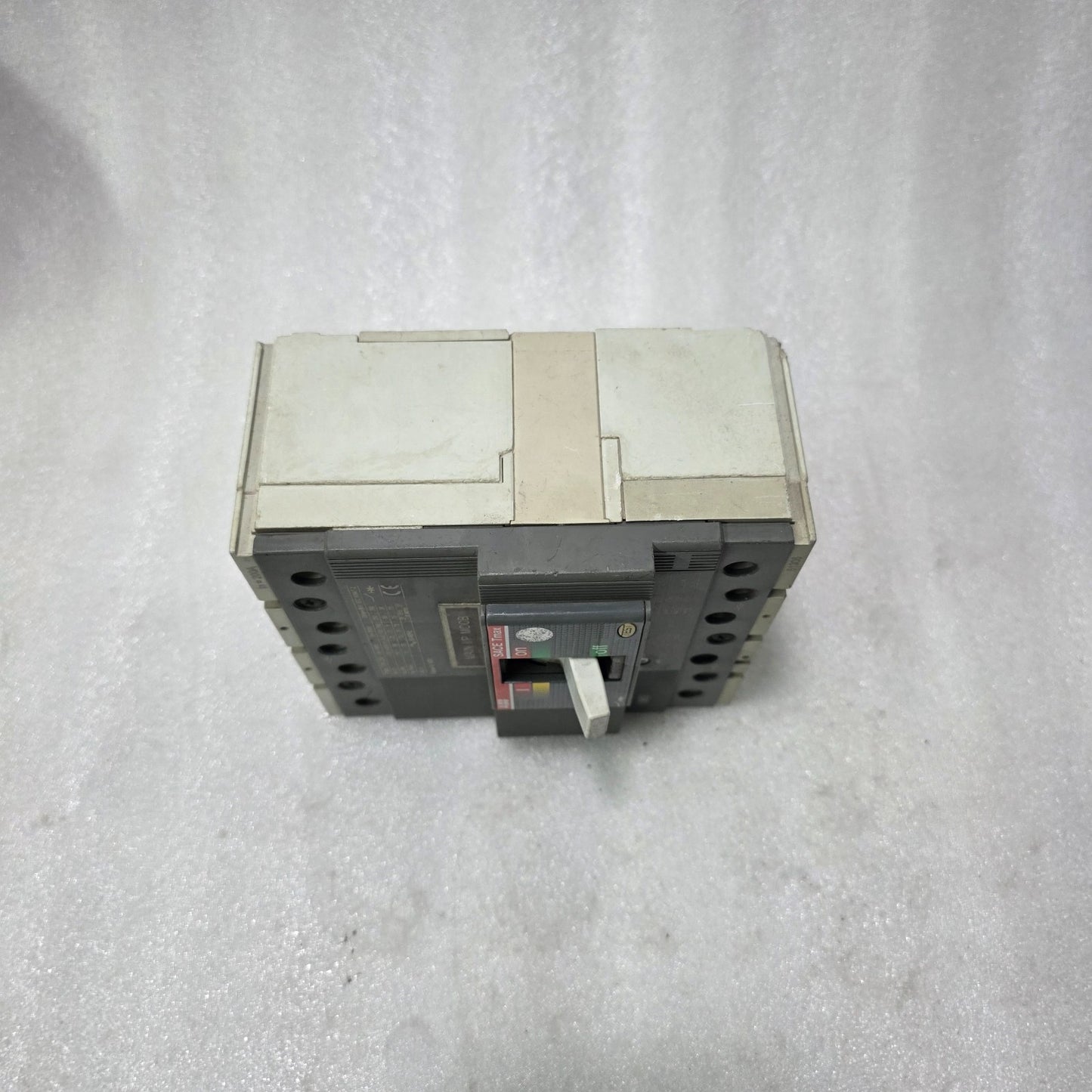 ABB SACE TMAX T3N 250 MCCB 200A 3/4 POLE 690V MOLDED CASE CIRCUIT BREAKER 36KA