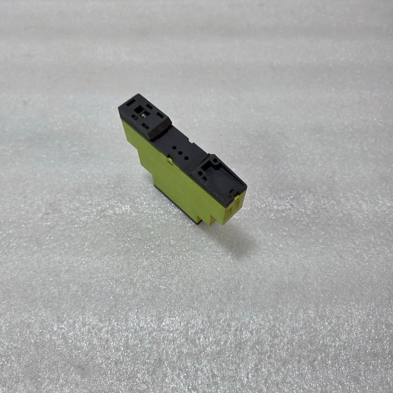 TELE E1Z1E10 TIME DELAY RELAY 24–240 V AC/DC