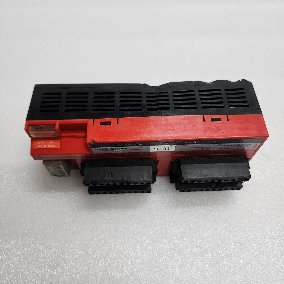 ALLEN BRADLEY CAT 1791DS-IB8XOB8 GUARD I/O DEVICE NET SAFETY MODULE