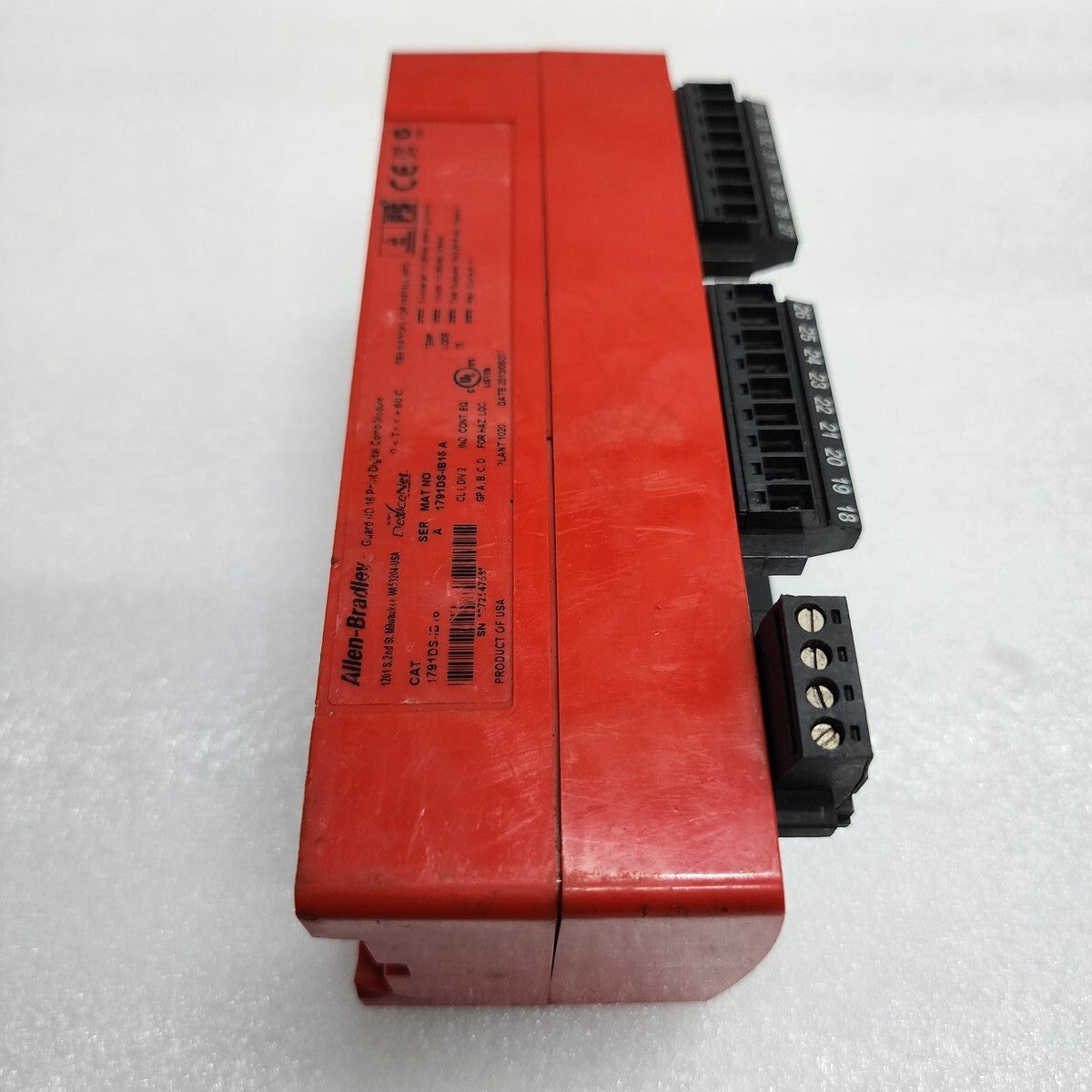 ALLEN BRADLEY CAT 1791DS-IB16 SER A GUARD I/O 16-POINT DIGITAL COMB MODULE