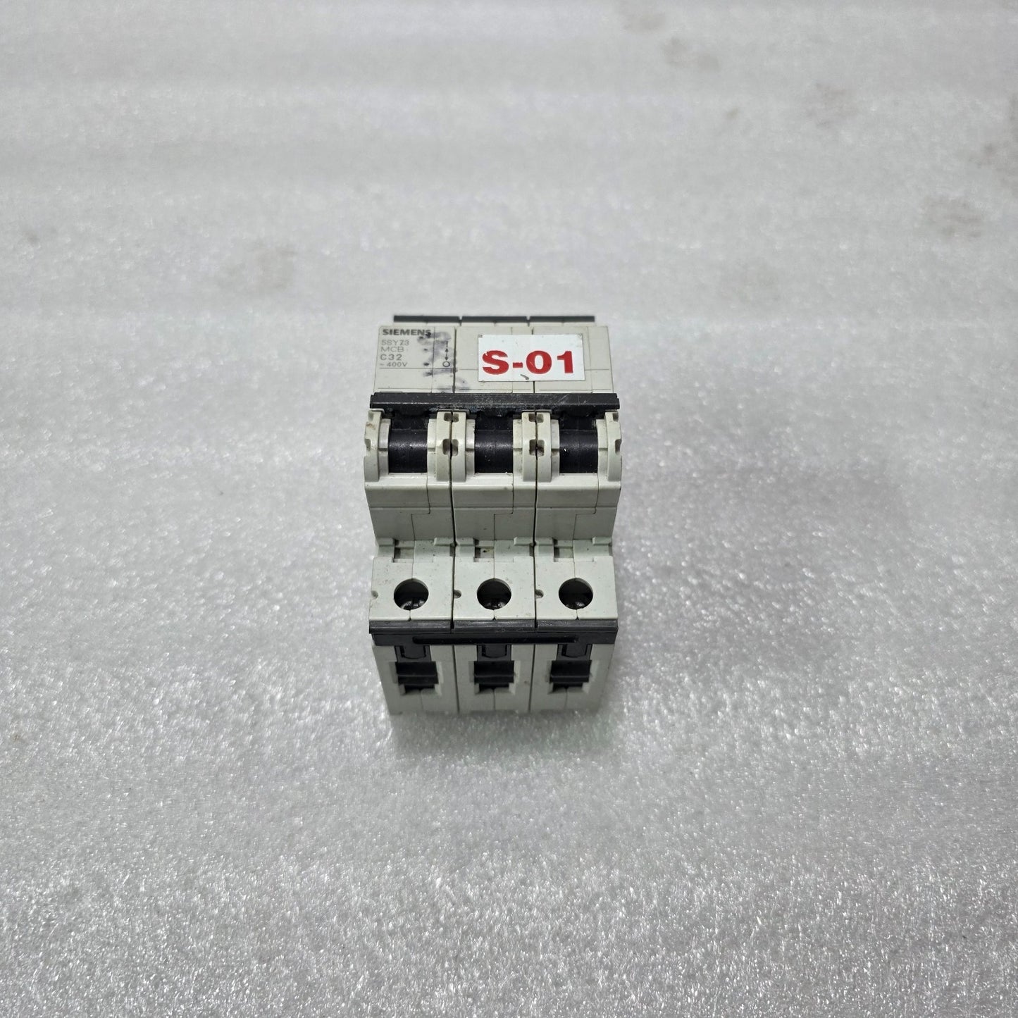 SIEMENS 5SY73 C32 32A 3 POLE MCB 400V 15KA MINIATURE CIRCUIT BREAKER