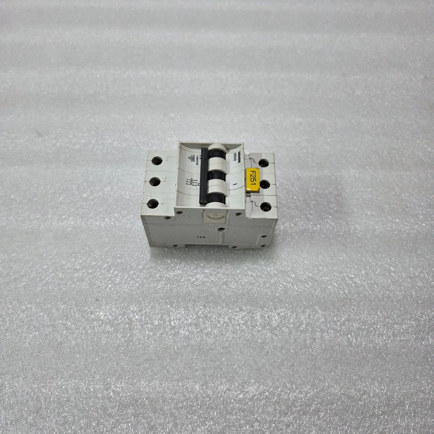 SIEMENS 5SX43 C6 3 POLE MCB 6A 240/415V MINIATURE CIRCUIT BREAKER 10KA