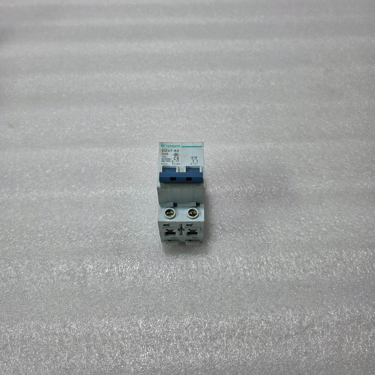 TENGEN DZ47-63 C25 2 POLE MINIATURE CIRCUIT BREAKER 25A 400V 6KA