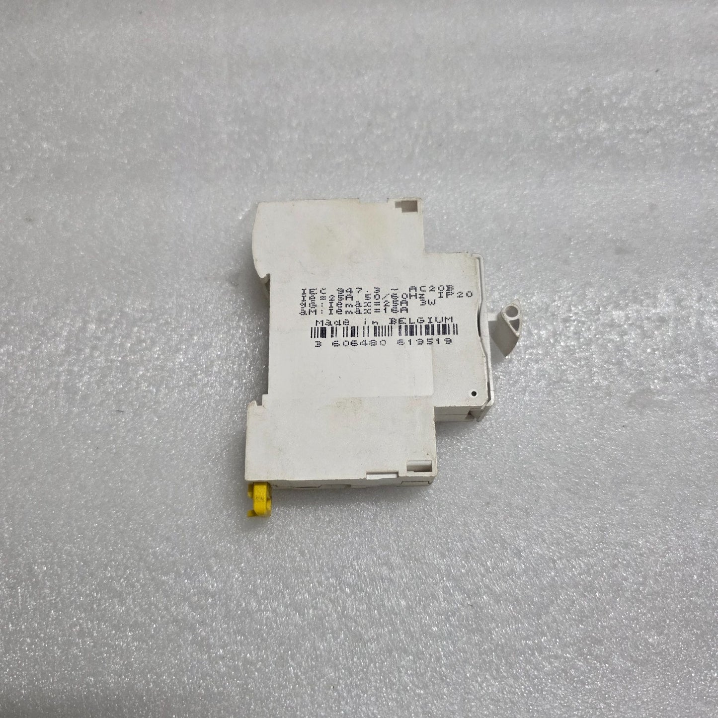LOT OF 2 X A9N15636 FUSE SWITCH DISCONNECTOR X LOT OF 2
