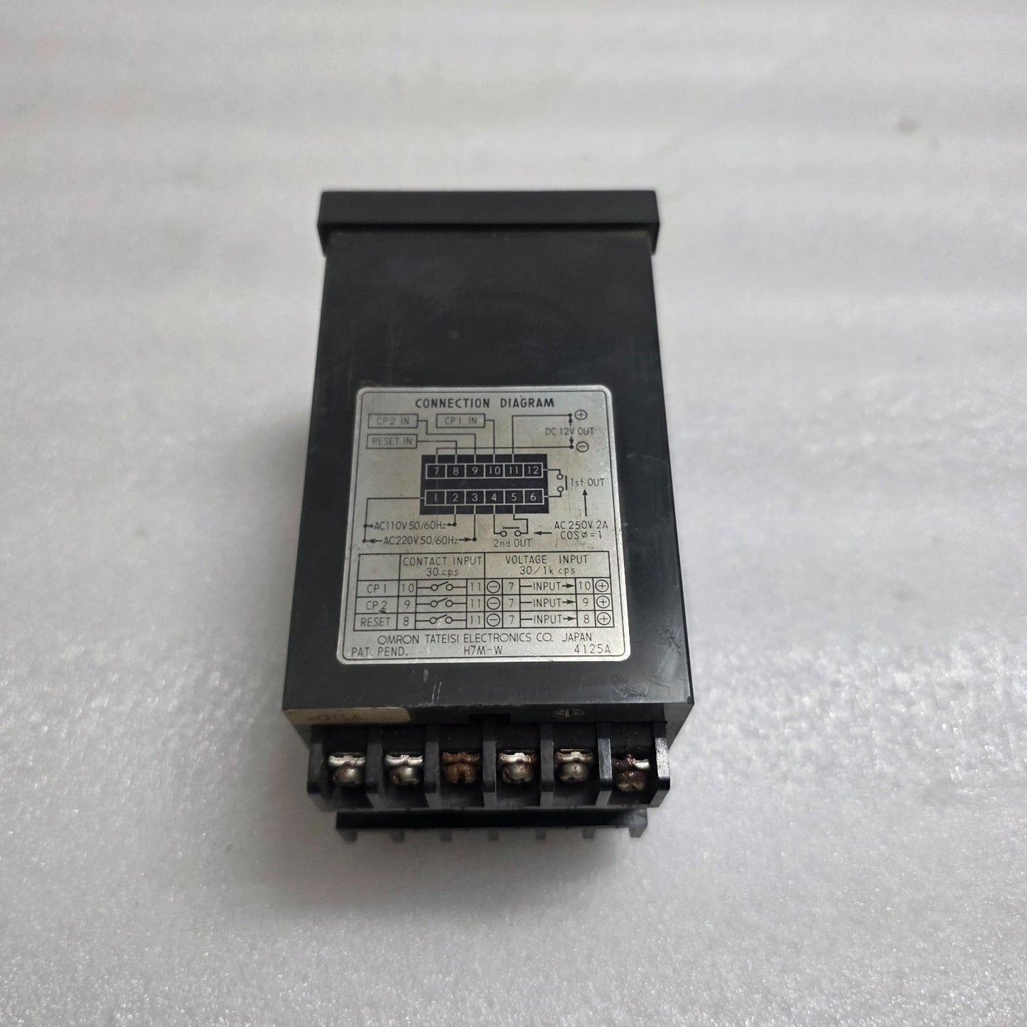 OMRON H7M-W 4D DIGITAL COUNTER / TIMER 100/200 VAC