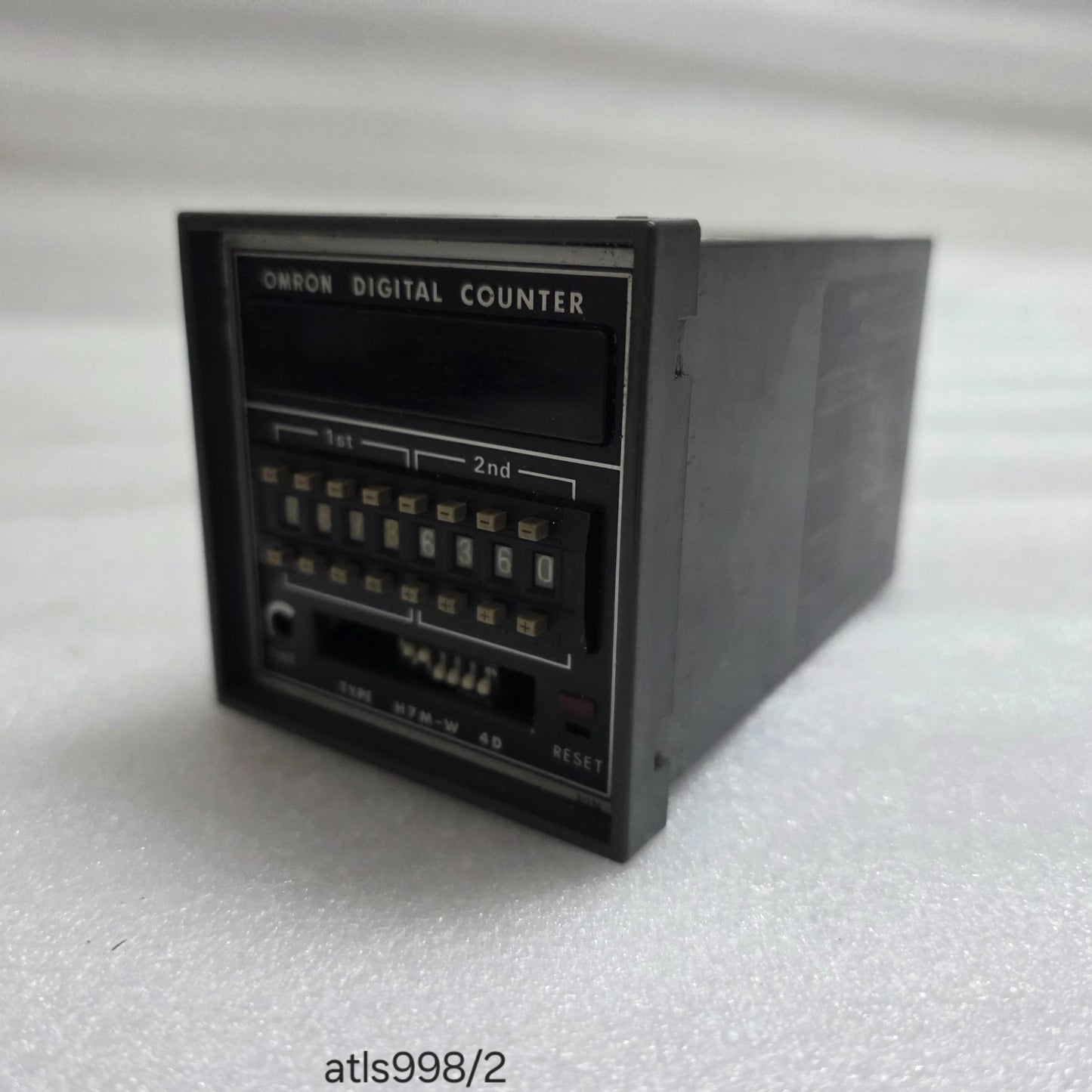 OMRON H7M-W 4D DIGITAL COUNTER / TIMER 100/200 VAC