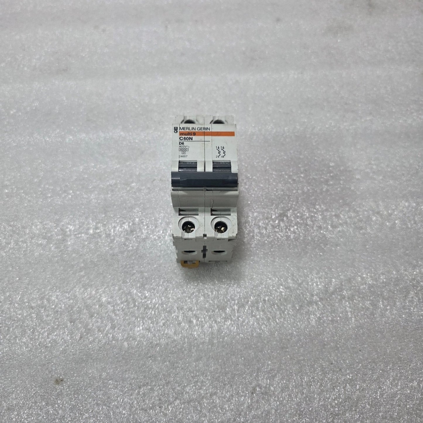 MERLIN GERIN MULTI9 C60N D6 2 POLE MCB 6A 400V CIRCUIT BREAKER