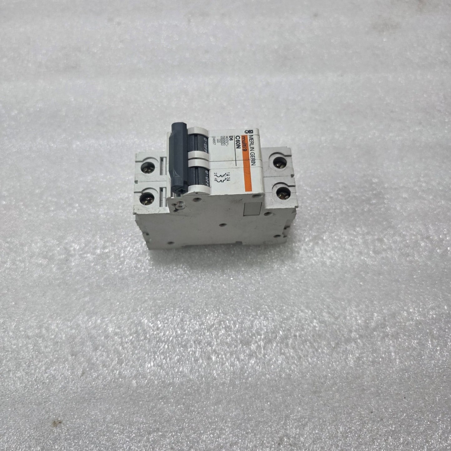 MERLIN GERIN MULTI9 C60N D6 2 POLE MCB 6A 400V CIRCUIT BREAKER