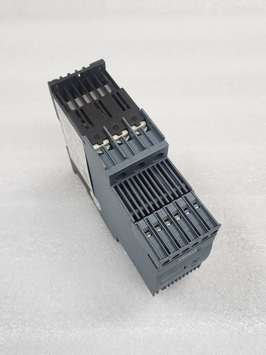 SIEMENS 3RW3027-1BB04 AC SEMICONDUCTER MOTOR STARTER 32A 15KW/400V