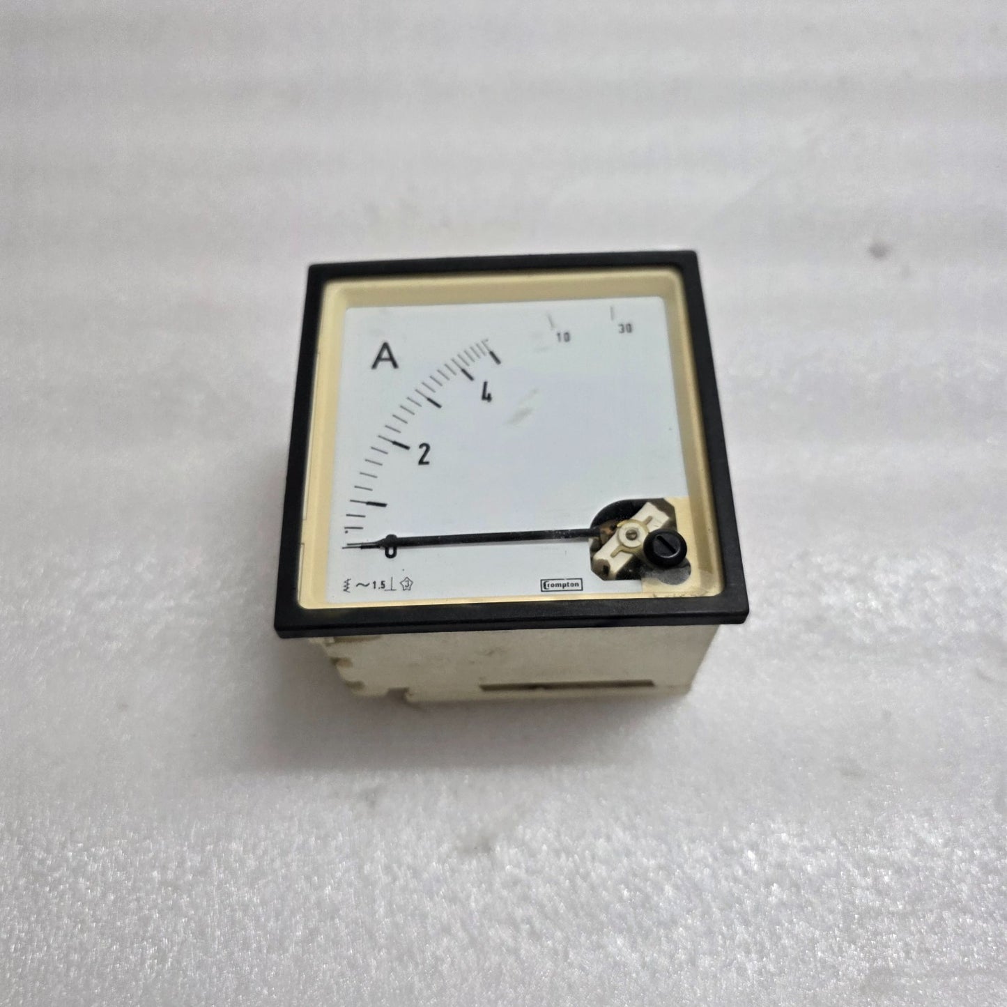 CROMPTON INSTRUMENTS E244-026A-G-LS-ZZ-C7 ANALOG AC AMMETER 0/5/30 AMPS AC