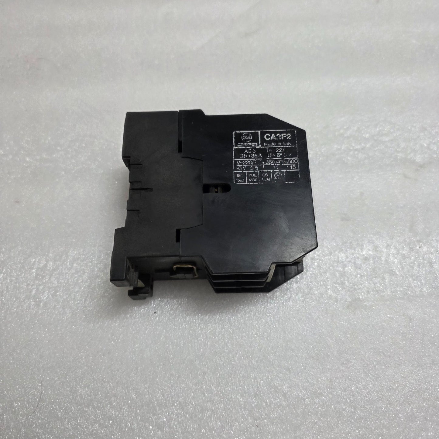 CGE CA2F2 MAGNETIC CONTACTOR 22A COIL VOLTAGE 380-440V