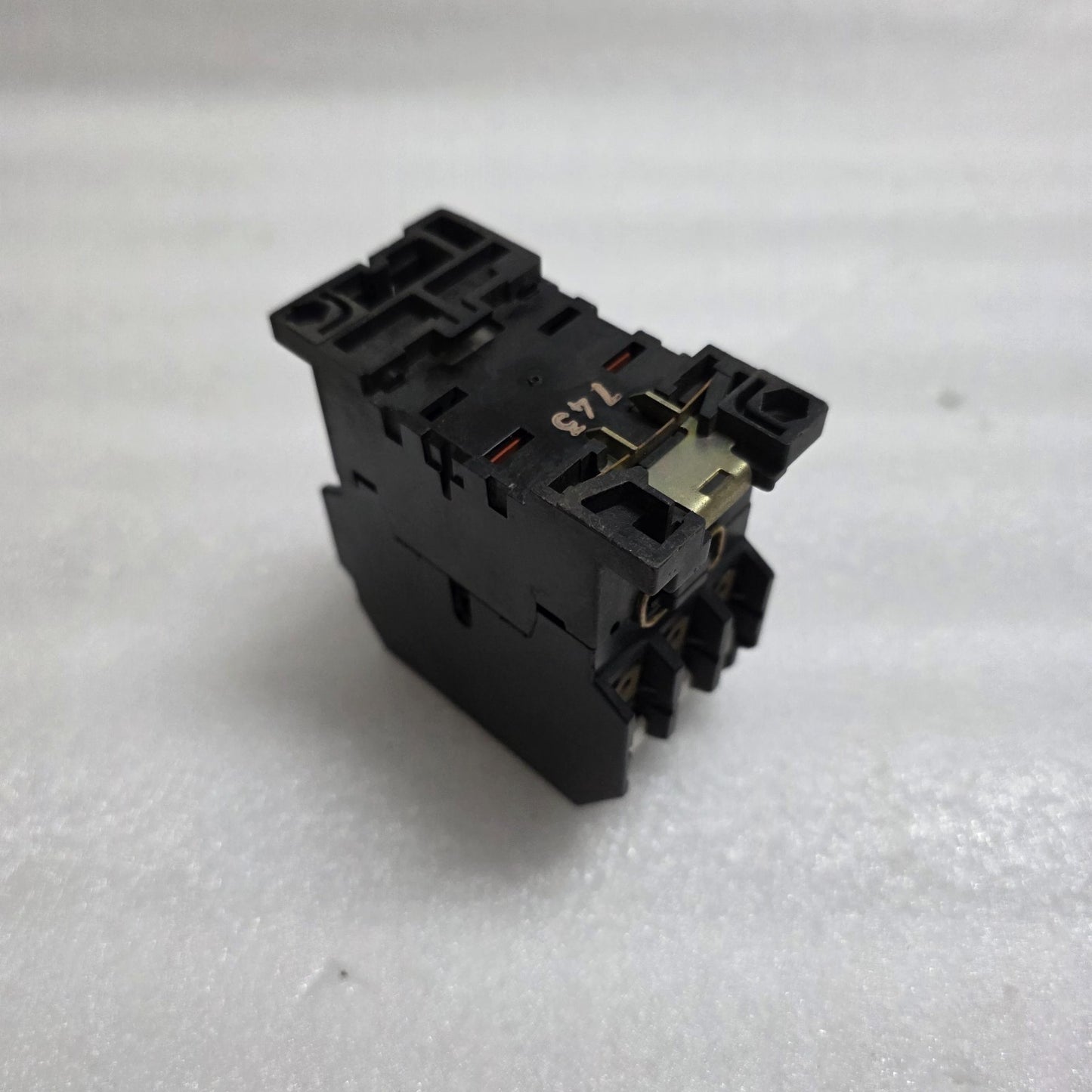 CGE CA2F2 MAGNETIC CONTACTOR 22A COIL VOLTAGE 380-440V
