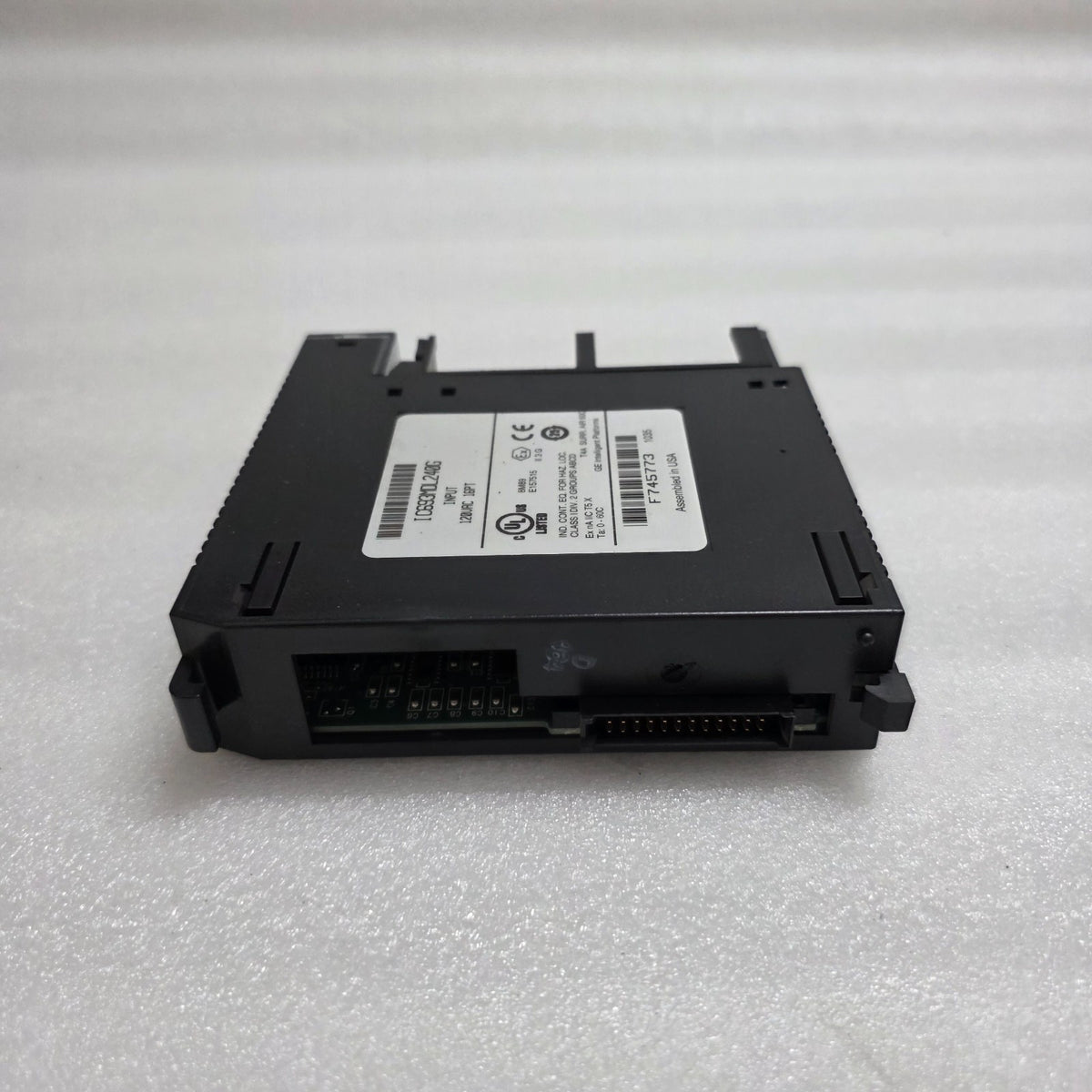 GE FANUC IC693MDL240G 120 V AC DISCRETE INPUT MODULE
