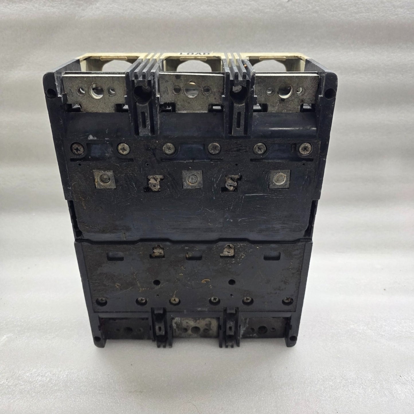 CUTLER HAMMER HLD3600F 3-POLE CIRCUIT BREAKER 600A  6633C81G06