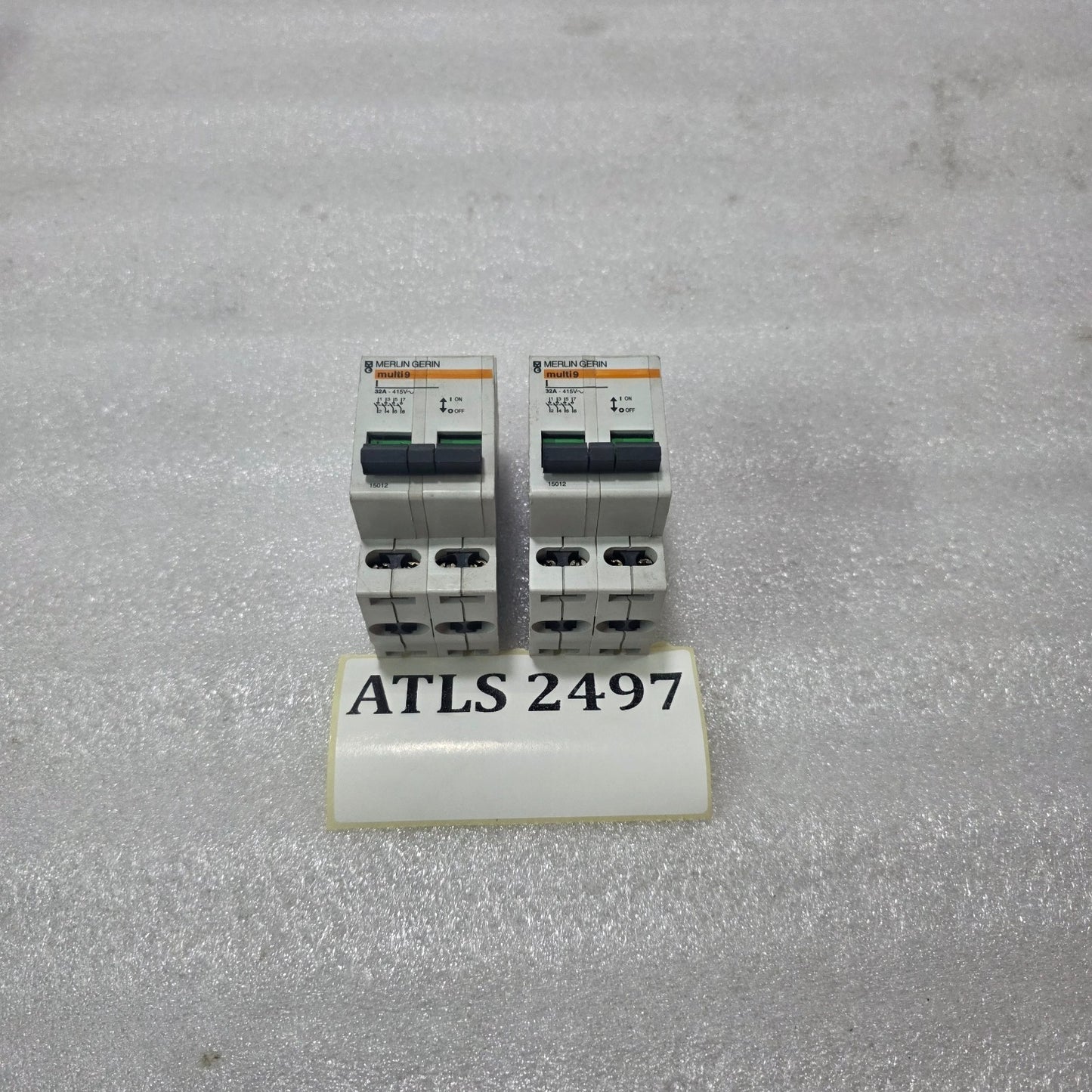 MERLIN GERIN MULTI9 15012 32A 415V 4 POLE ISOLATOR SWITCH