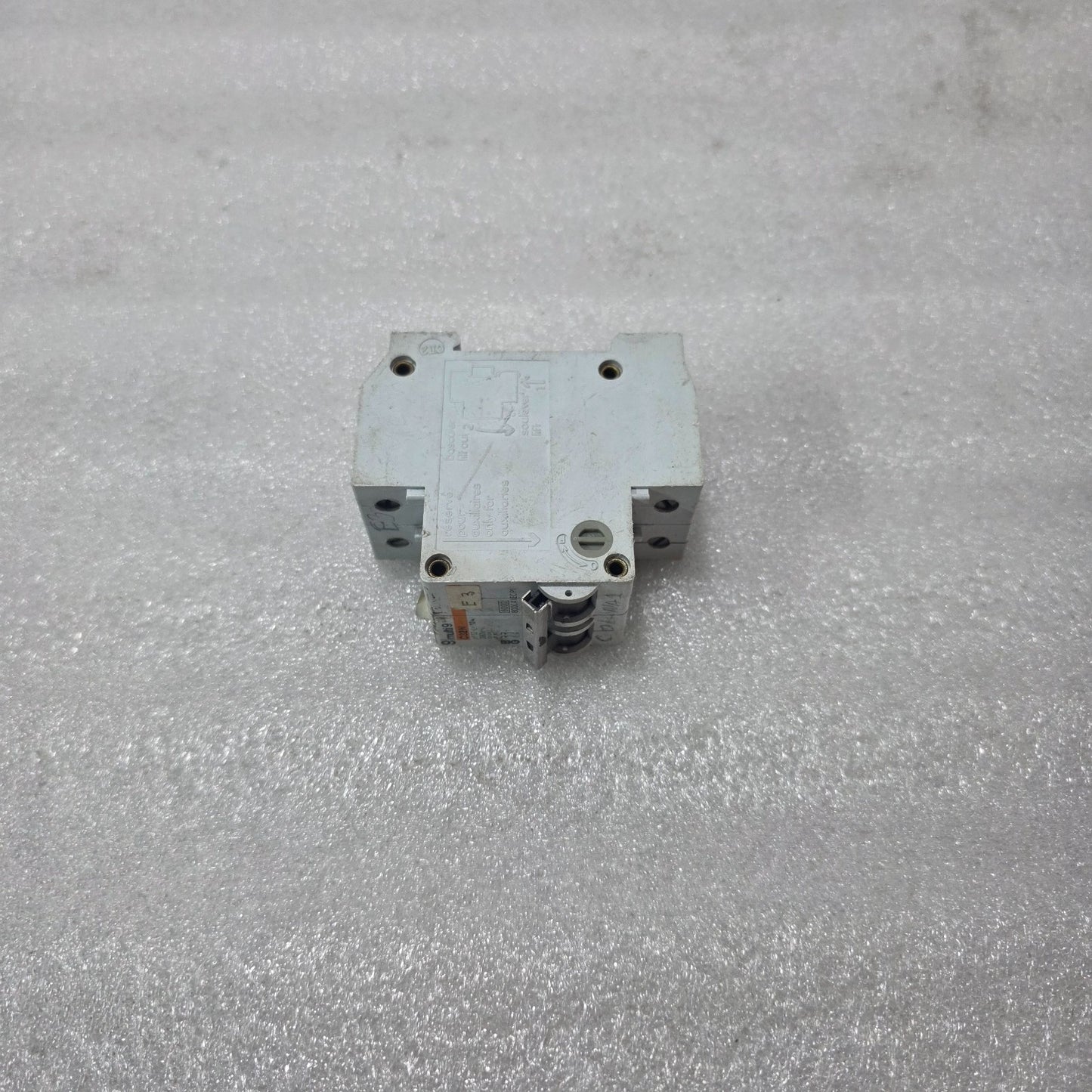 MERLIN GERIN MULTI9 C32N 10A 2 POLE MCB 380V 6KA CIRCUIT BREAKER