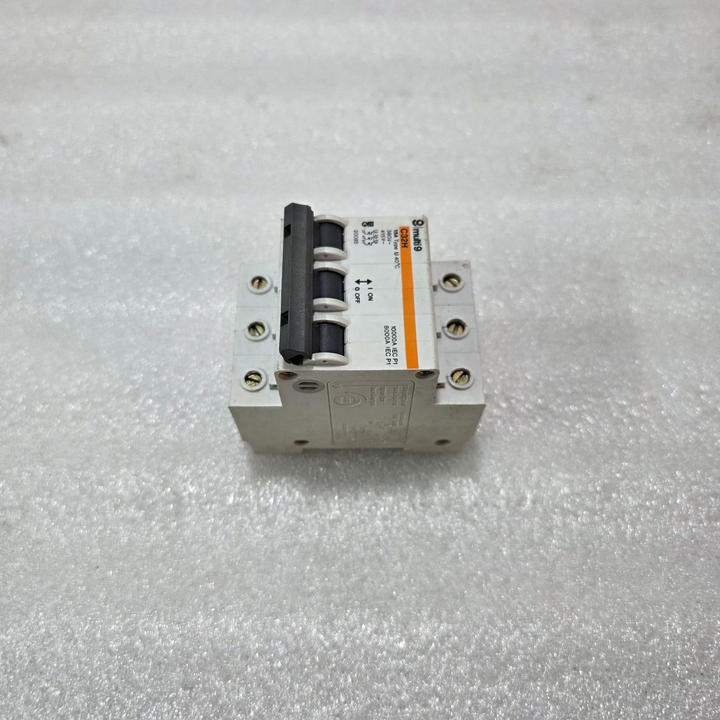 MERLIN GERIN MULTI9 C32H 15A 3 POLE MCB 380V INDUSTRIAL MINIATURE CIRCUIT BREAKE