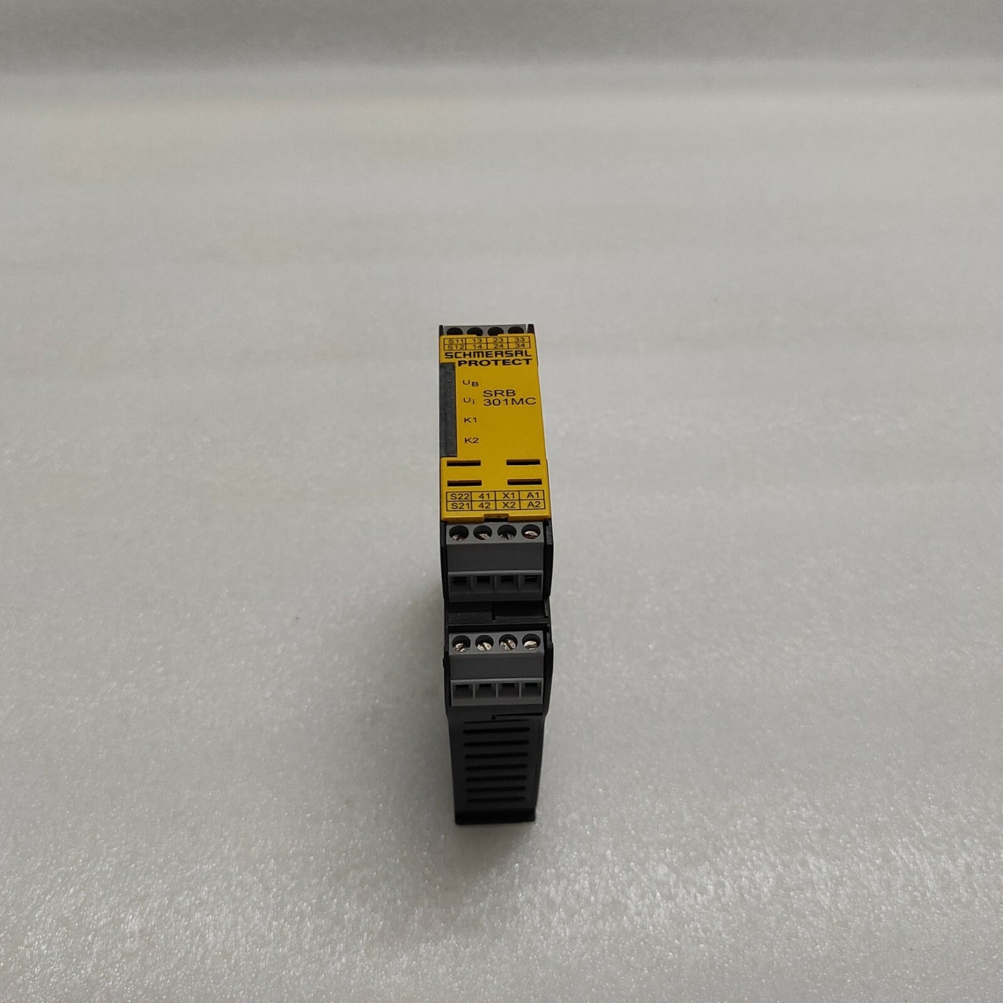 SCHMERSAL PROTECT SRB301MC SAFETY RELAY 24V