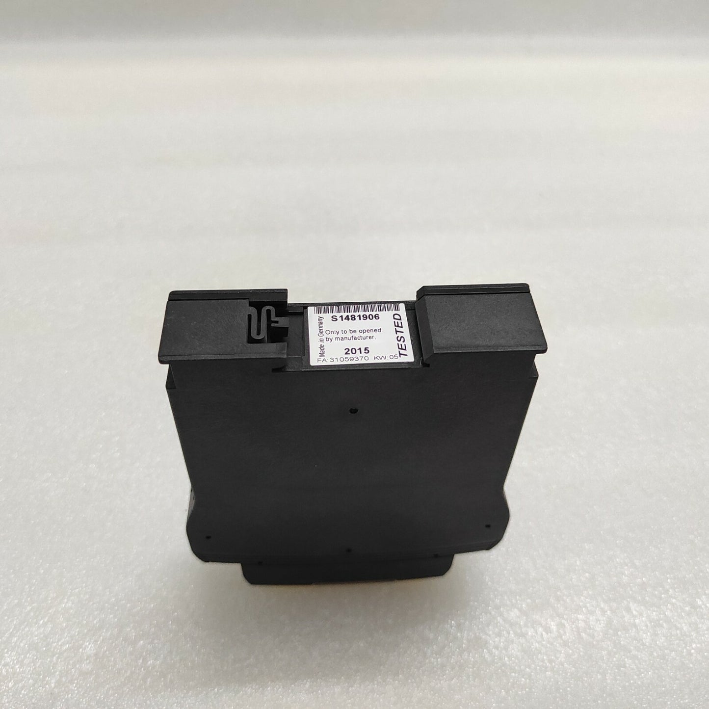 SCHMERSAL PROTECT SRB301MC SAFETY RELAY 24V