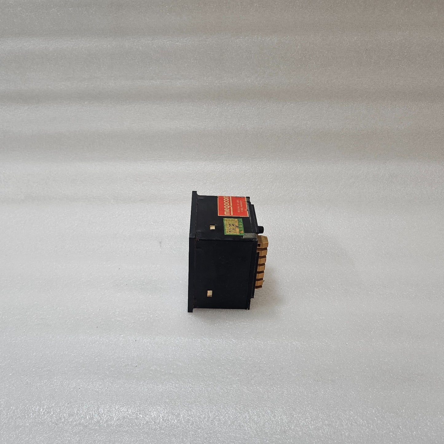 MEGACON KPM 173 BI-DIRECTIONAL KW POWER METER  (0–1000 KW, 220–240V)