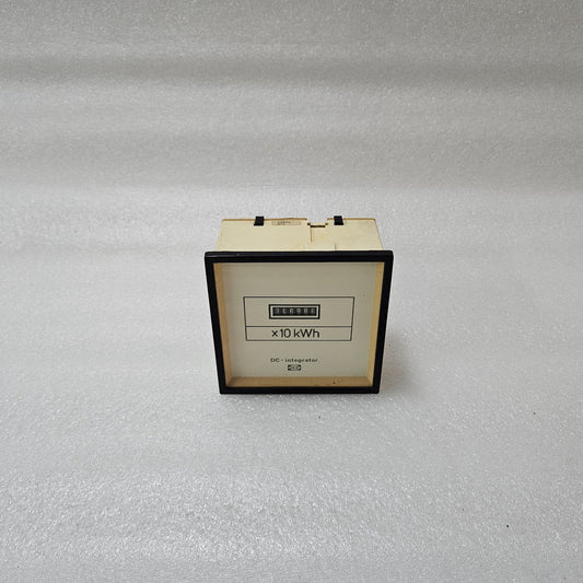 DEIF DC INTEGRATOR PANEL METER 0–10V DC INPUT ENERGY COUNTER 0–1500 KWH 440V