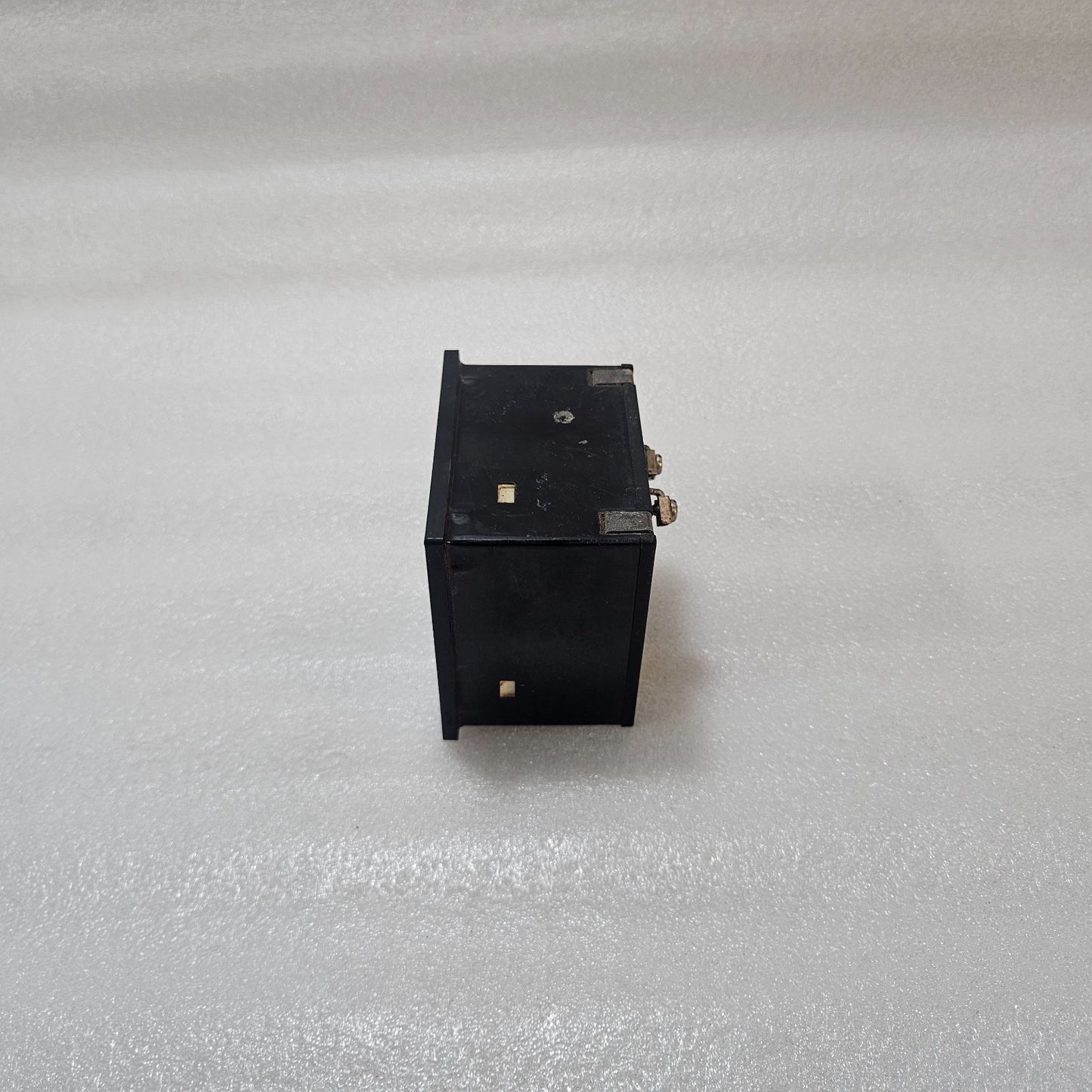 CELSA PANEL MOUNT FREQUENCY METER 55-65 HZ 440V ANALOG FREQUENCY INDICATOR