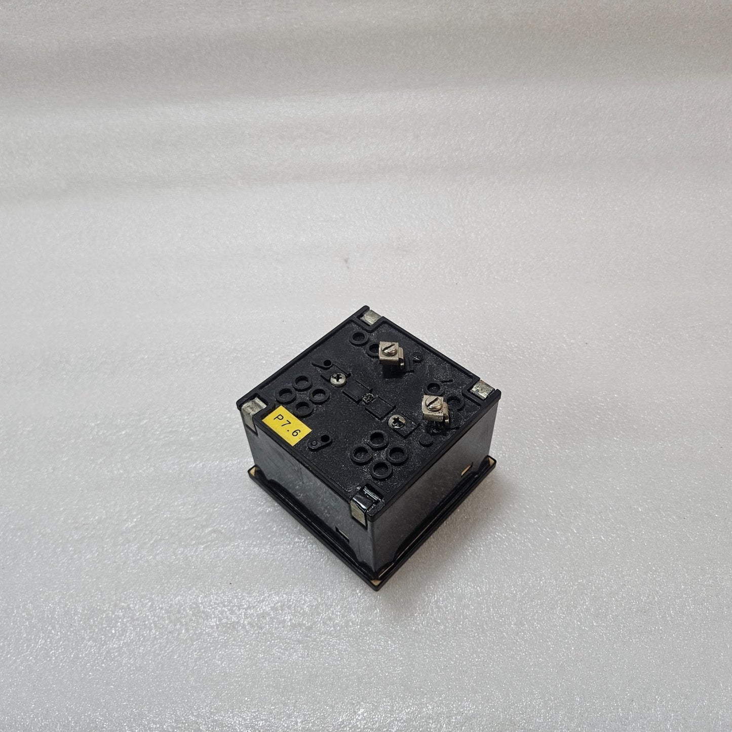 CELSA PANEL MOUNT FREQUENCY METER 55-65 HZ 440V ANALOG FREQUENCY INDICATOR