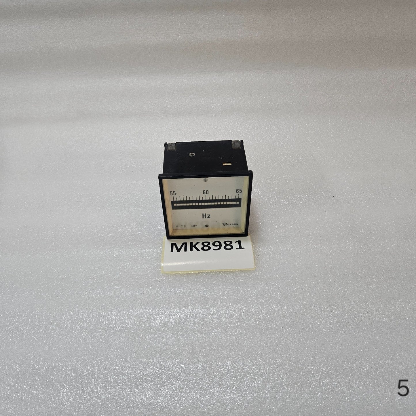 CELSA PANEL MOUNT FREQUENCY METER 55-65 HZ 440V ANALOG FREQUENCY INDICATOR