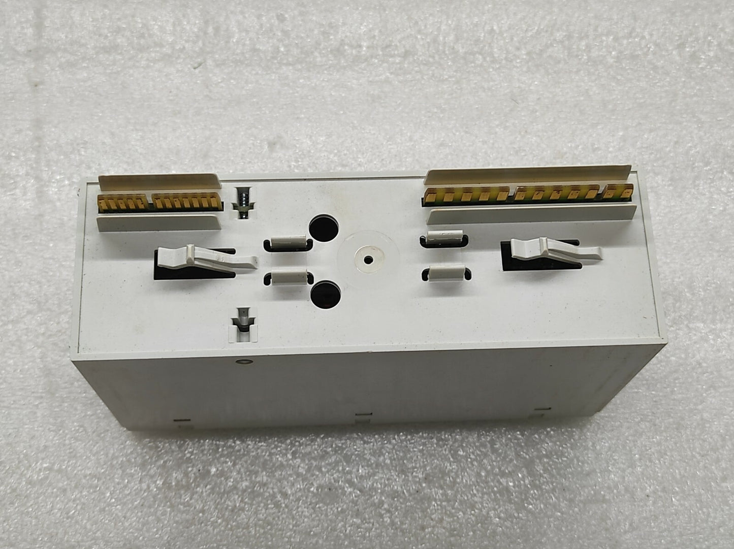 SAIA-BURGESS PCD4-A400 DIGITAL OUTPUT MODULE