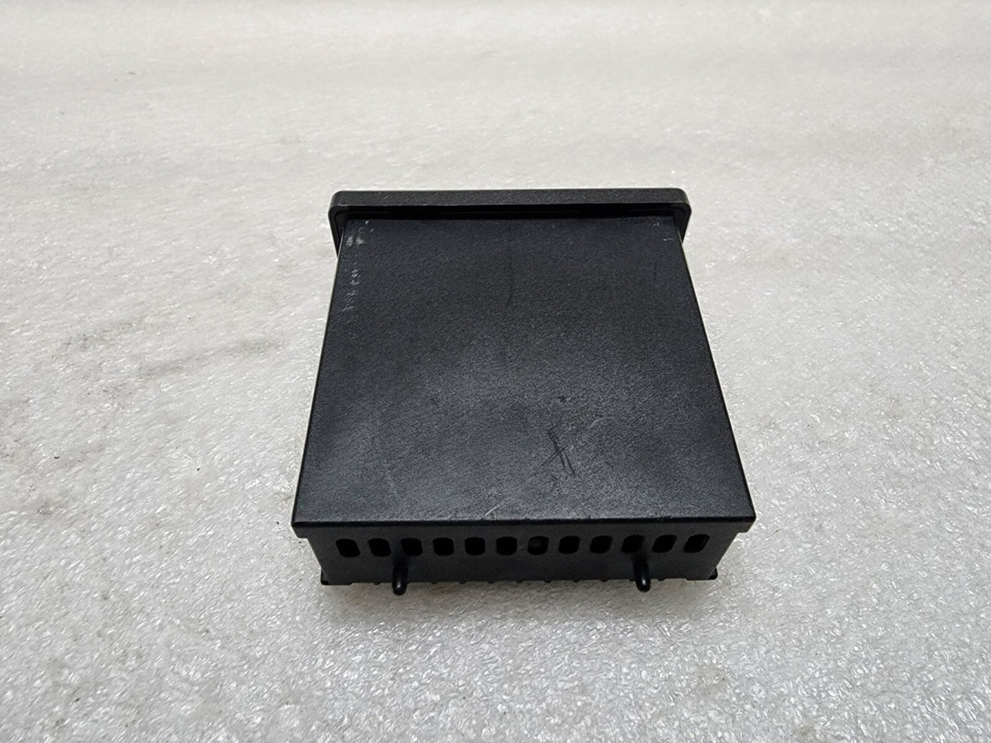LAE ELECTRONICS MCDU11-T1RD TEMPERATURE CONTROLLER 12VDC